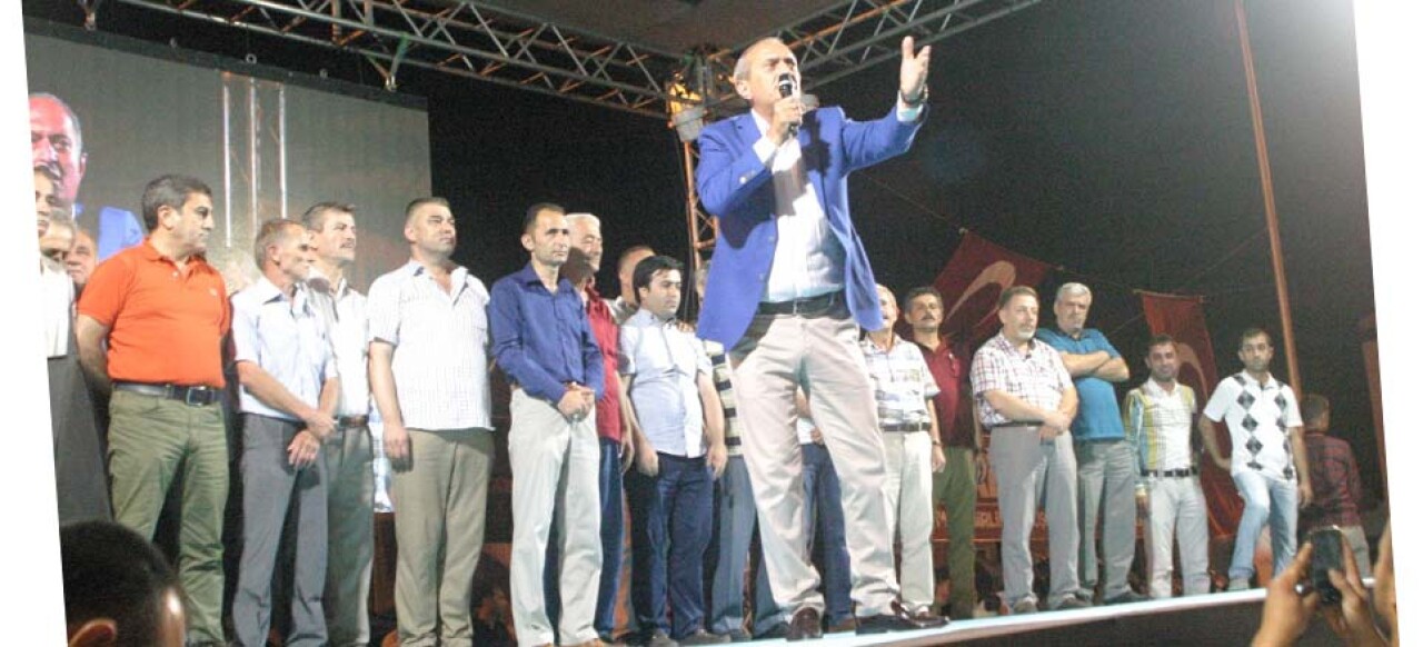 SESOB temsilcileri Sakarya Demokrasi Meydanı’nda halkla buluştu