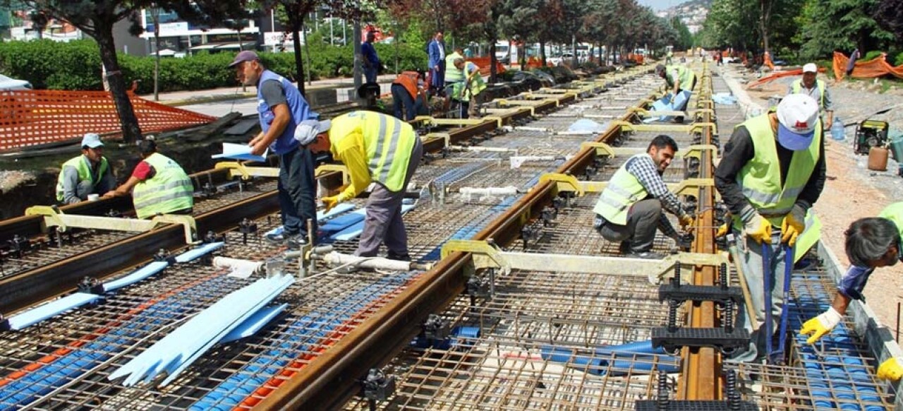 Akçaray tramvay projesi 12 koldan birden ilerliyor