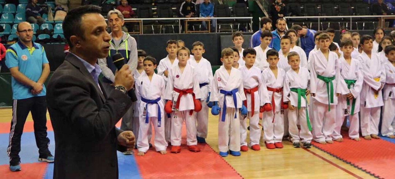 15 Temmuz Şehitler ve Gazileri Anma İl Karate Şampiyonası Başladı