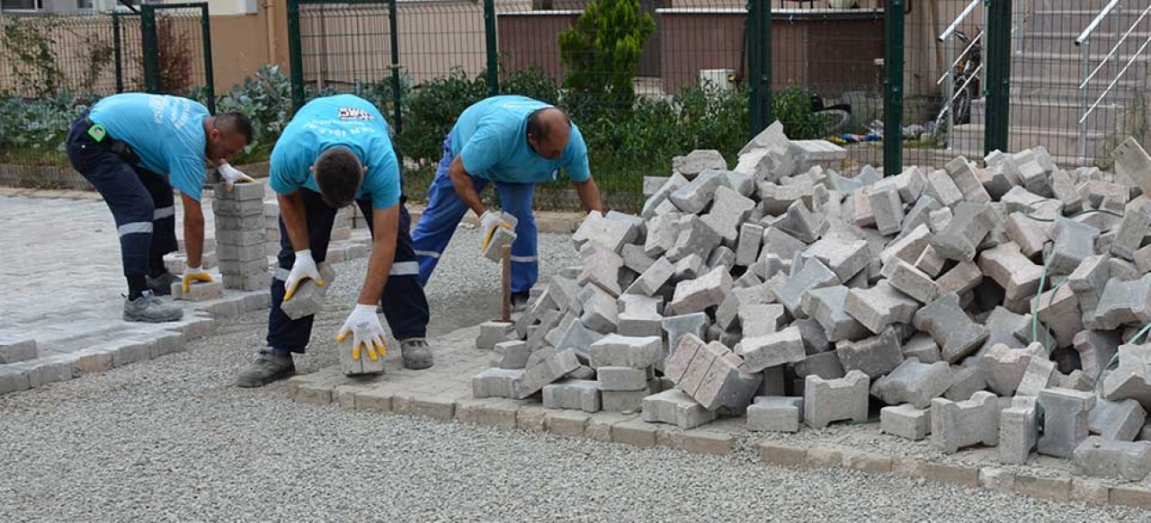 Kartepe’de parke tamiratlarına devam 