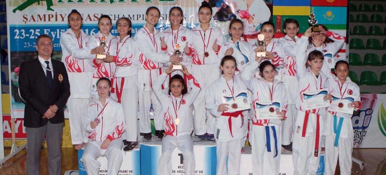 Kartepe Belediyespor Karate Takımından Şampiyonluk Gururu