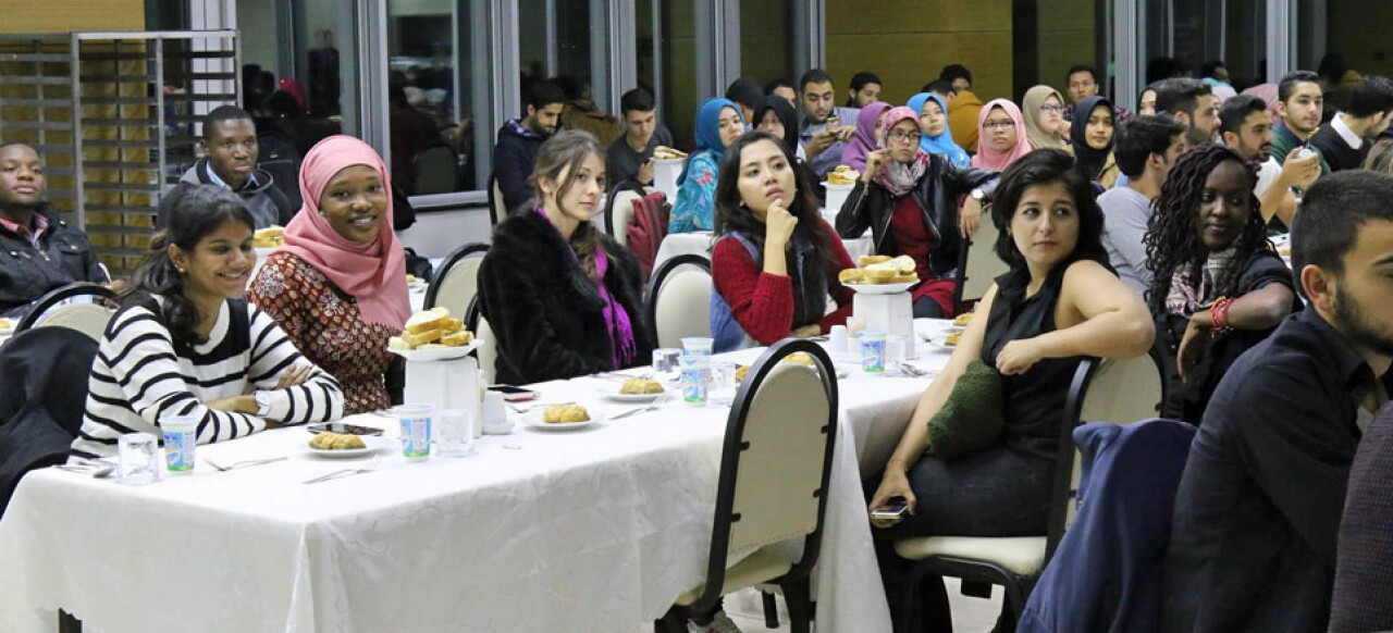 SAÜ'lü Uluslararası Öğrenciler Yemekte Bir Araya Geldi