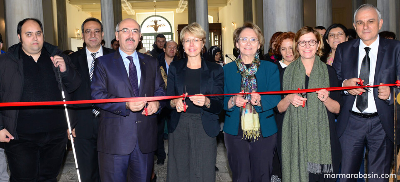 'Erişiyorsam Varım' Sergisi İstanbul Üniversitesi'nde açıldı