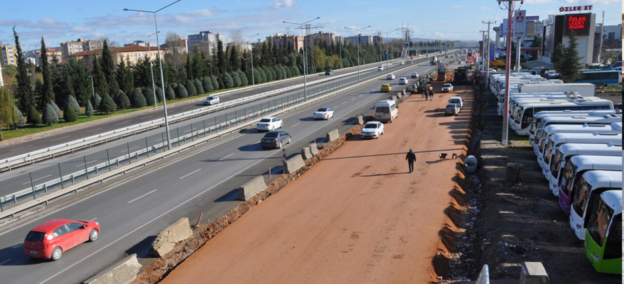 D-100 Karayolu’nda yan yol çalışmaları devam ediyor