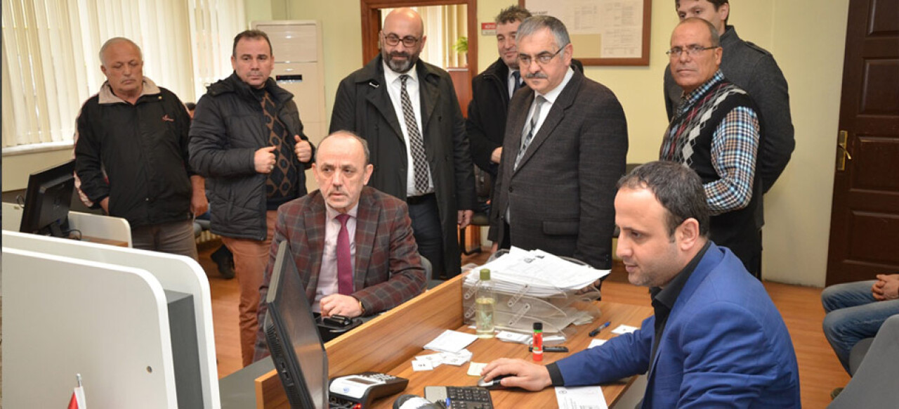 Başkan Öztürk Yeni Kimlik Kartı için Müracaat etti