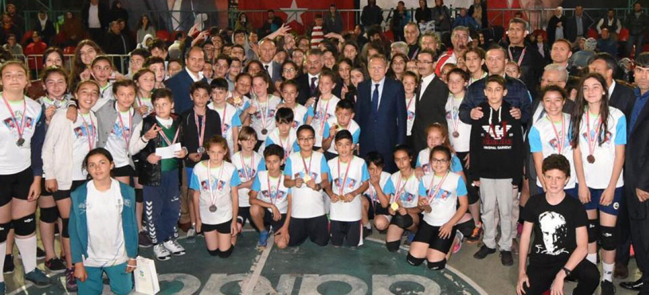 Balıkesir'de voleybol ve sokak basketbol turnuvası sona erdi