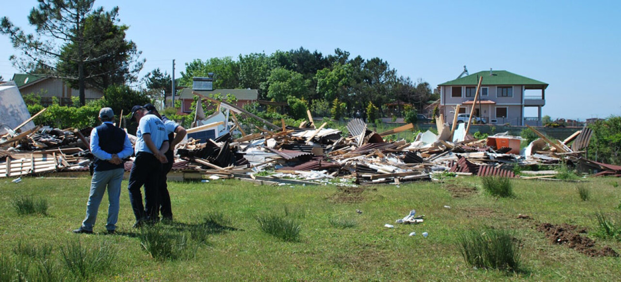 Kocaeli'nde 28 kaçak yapı yıkıldı