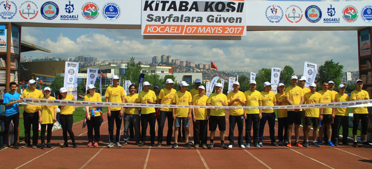 Kocaeli'nde Hep Birlikte Kitaba Koştular