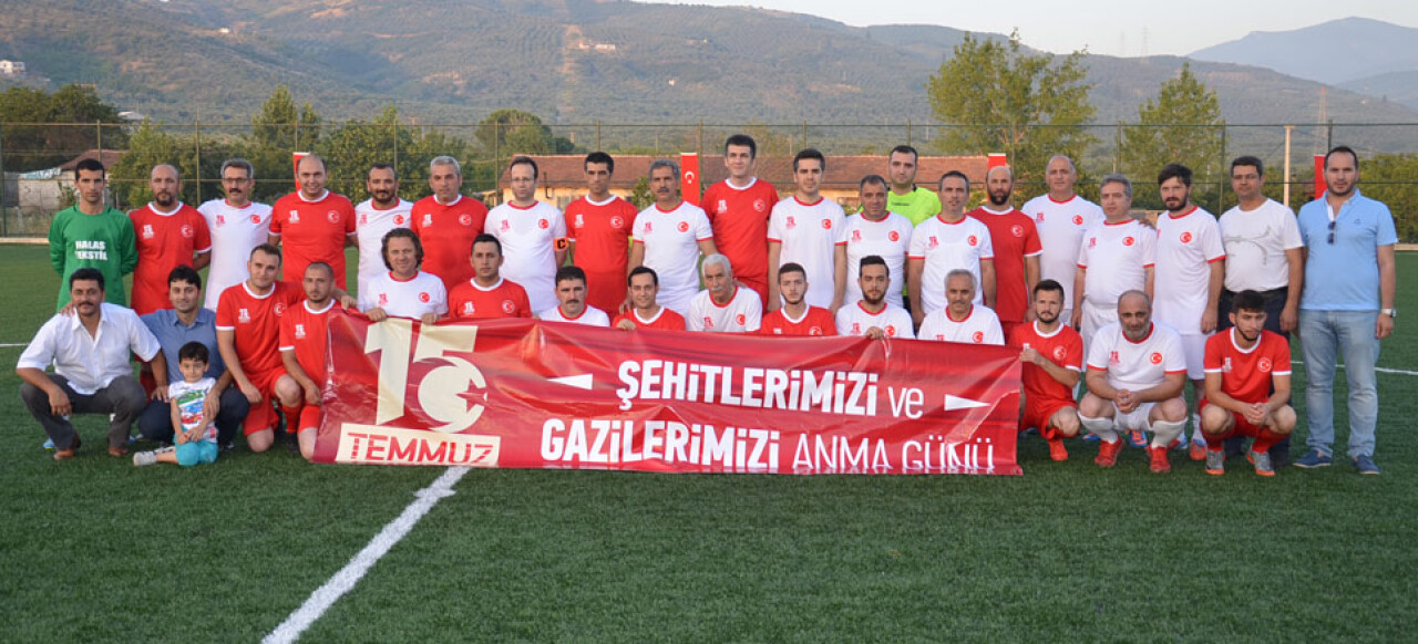 Gemlik'te 15 Temmuz Demokrasi Zaferi ve Şehitleri Anma Veteranlar Futbol Turnuvası başladı