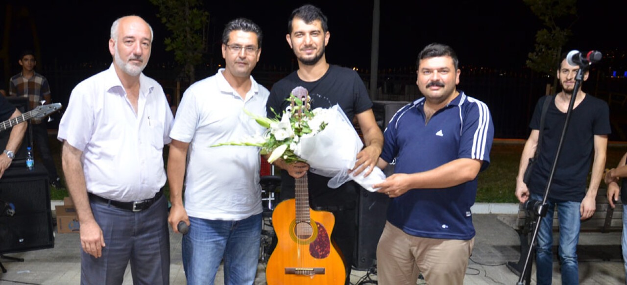 Kandemir Gemlik'te Anadolu Rock gecesi yaşattı