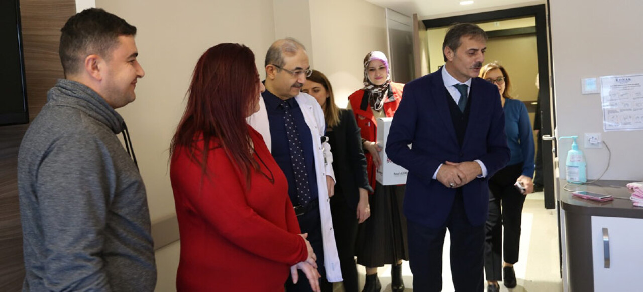 Bebeklerin İlk Hediyesi Başkan Alemdar’dan