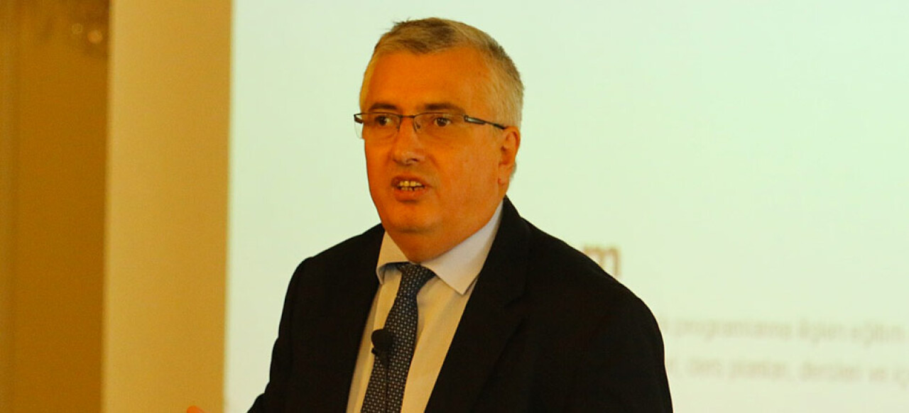 Prof. Dr. Ümit Kocabıçak Kimdir?