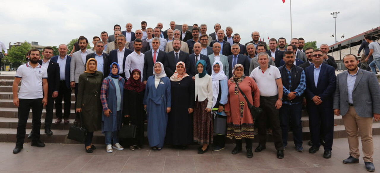 AK Parti Sakarya adayları sahaya indi