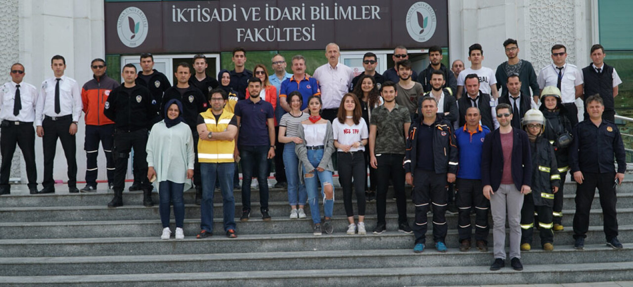 Yalova Üniversitesi’nde Yangın ve Acil Durum Tatbikatı Yapıldı