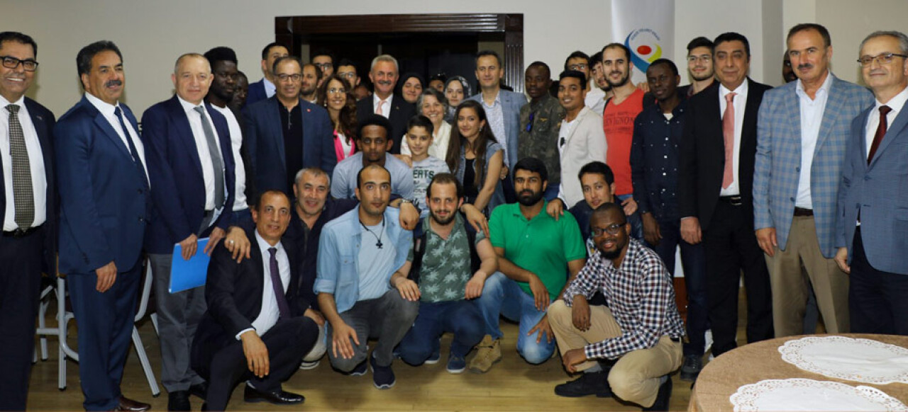Vakıf ve GTÜ öğrencileri iftar yaptı
