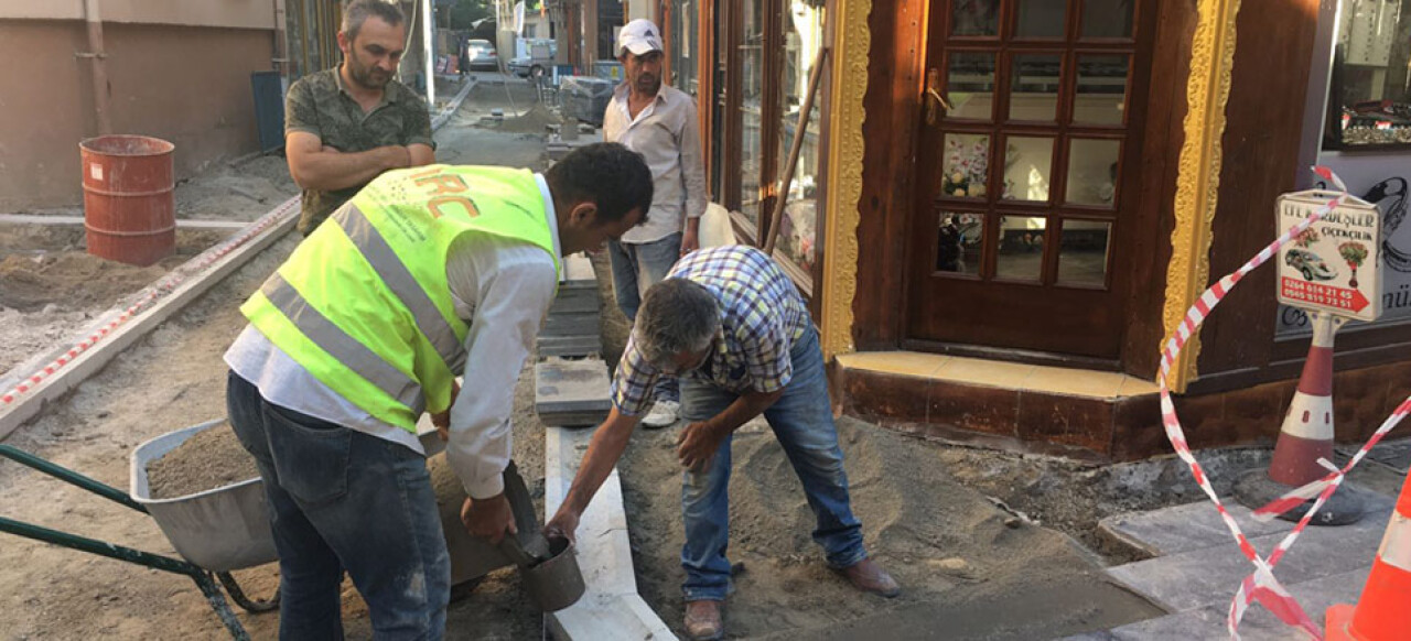 Hendek Orta Çarşı'da çalışmalar tüm hızıyla devam ediyor