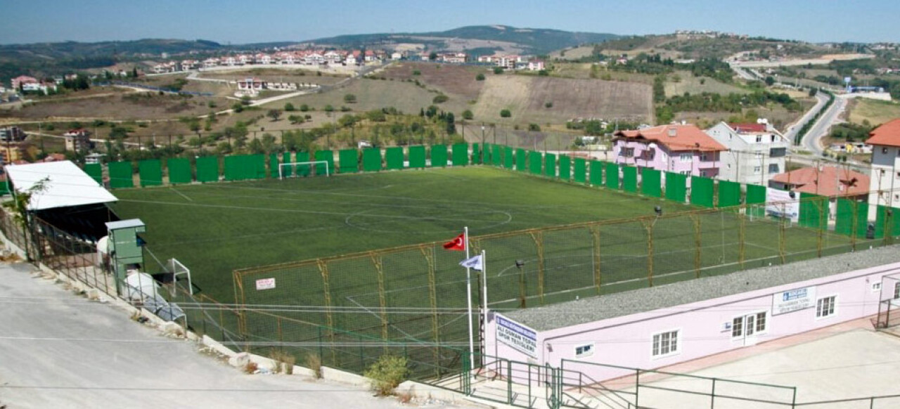 Kocaeli'nde futbol sahaları yenileniyor