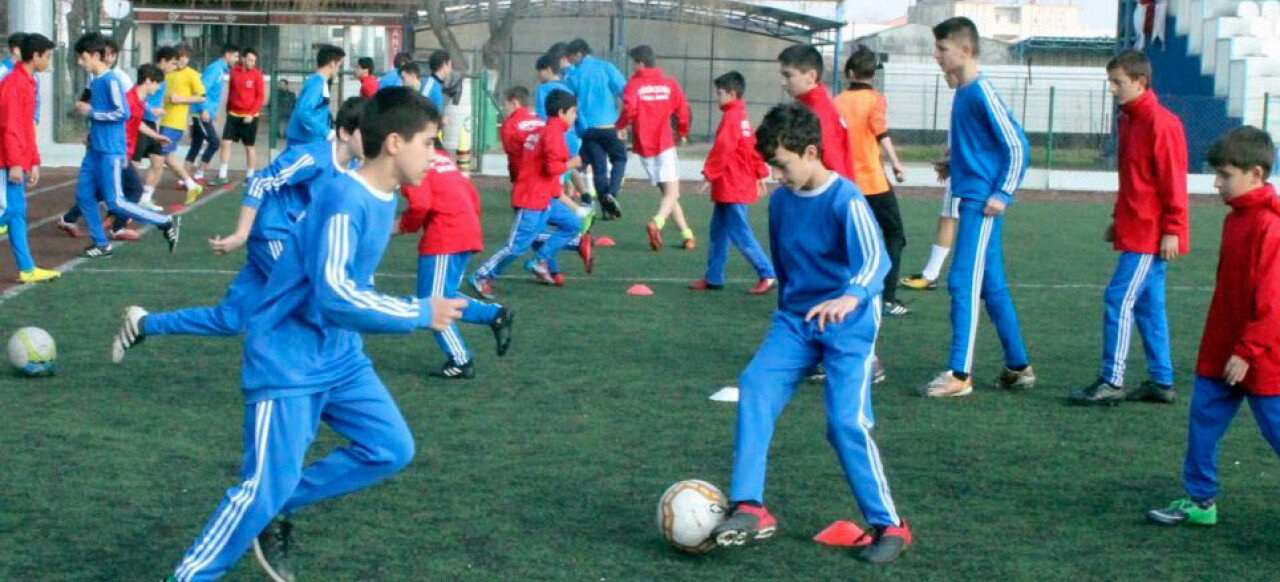 Sakarya Büyükşehir Futbol Okulu’na yoğun ilgi