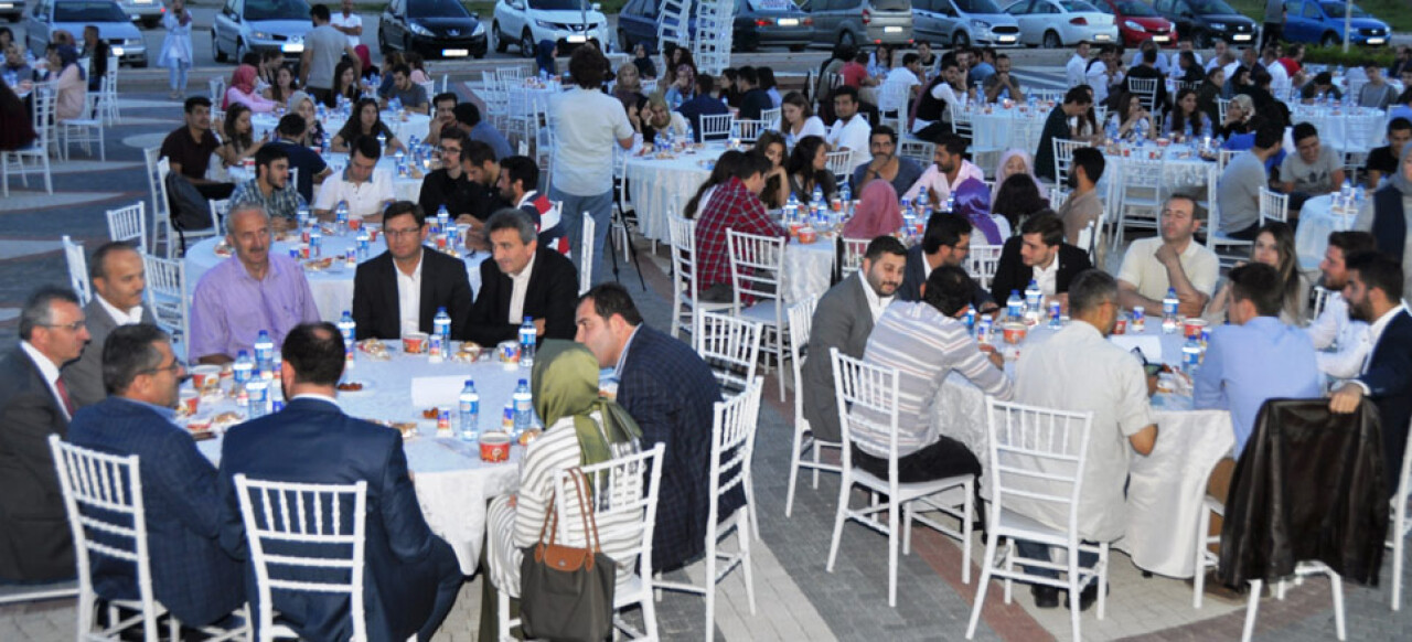 Yalova Üniversitesi öğrencileri iftarda buluştu