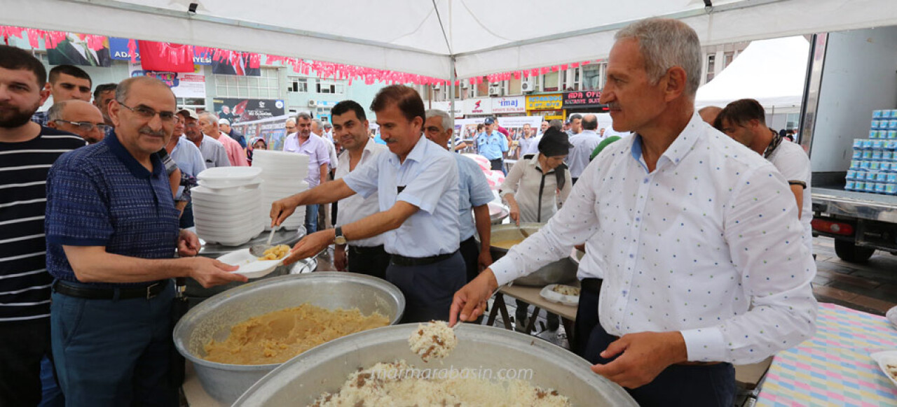 Adapazarı Belediyesi 7 bin kişilik pilav dağıttı