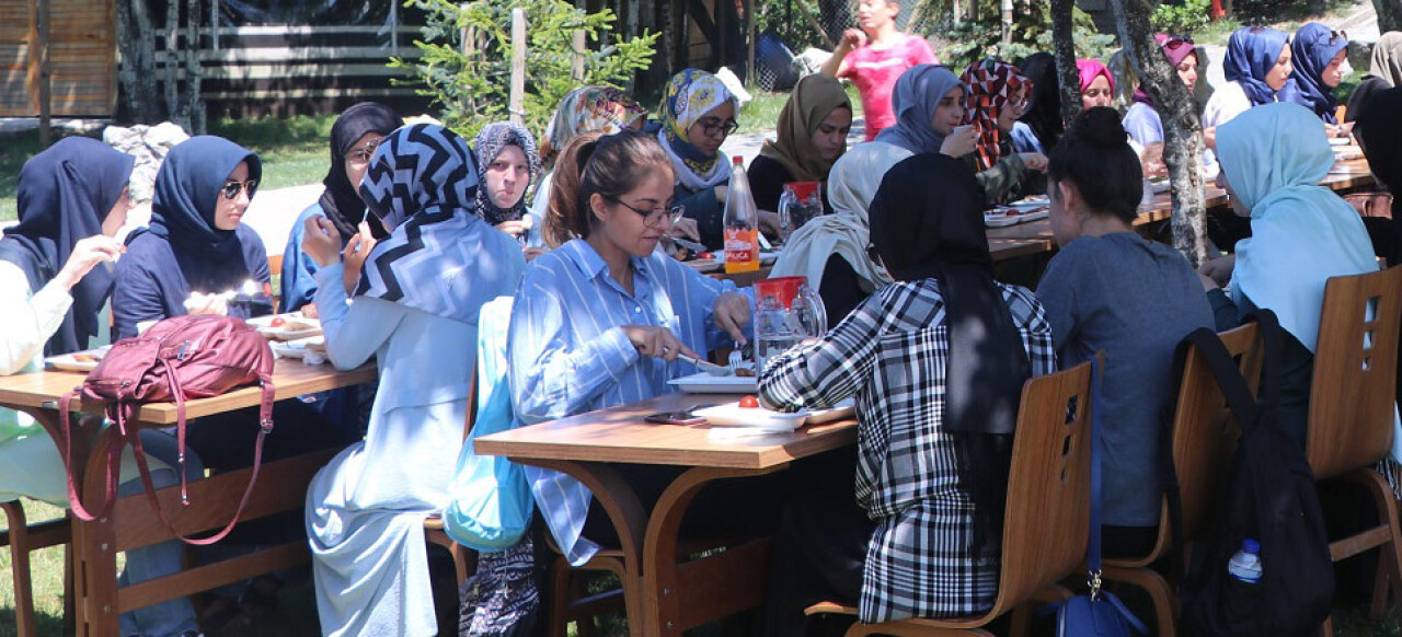 Kılavuz Gençlik liderleri Afrika Okulu’ndan mezun oldu