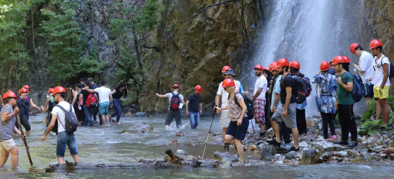 Yaz sıcağında serinleten yürüyüş