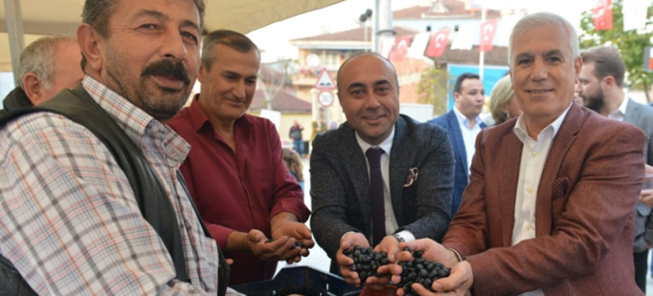 Bozbey 'Zeytin sofranızdan eksik olmasın'