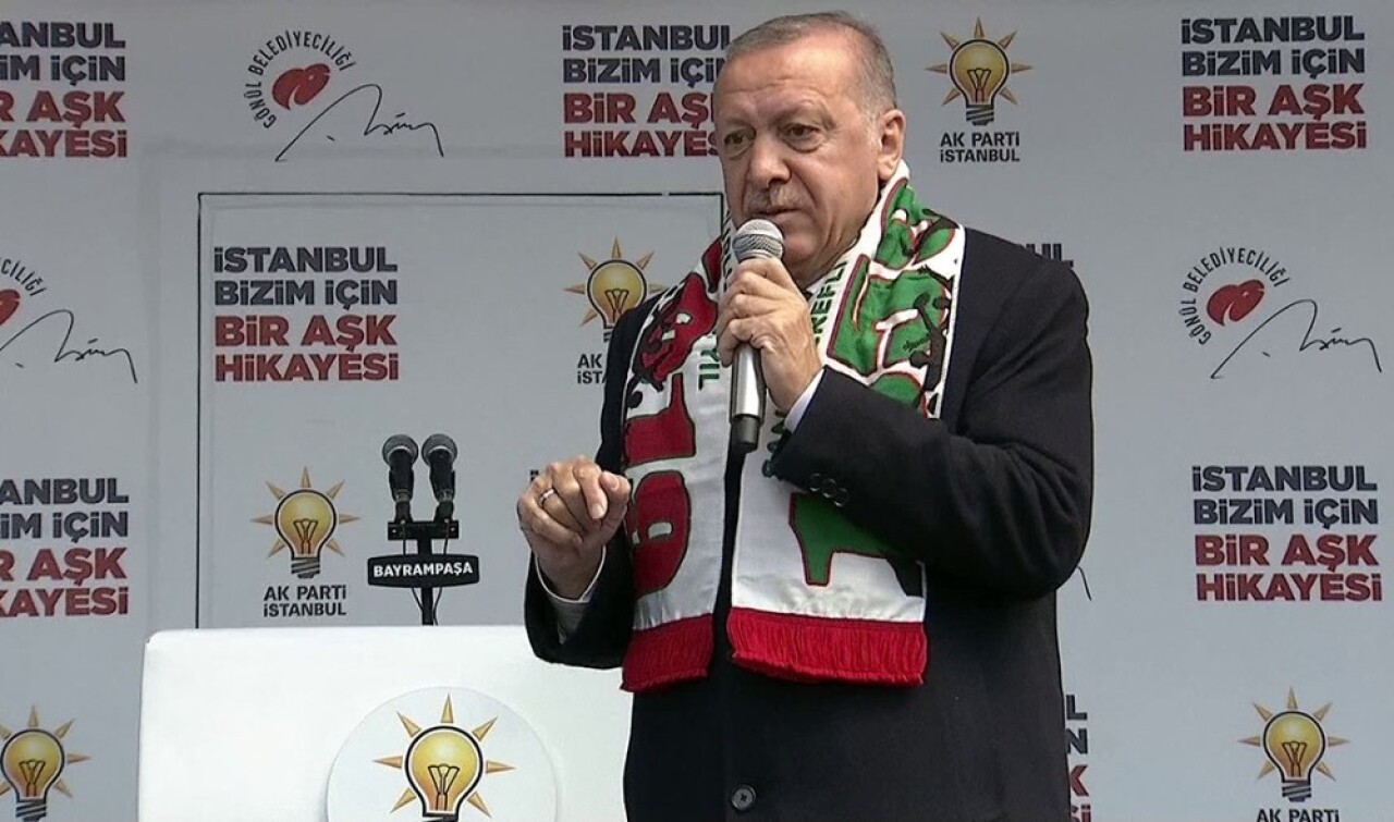 Cumhurbaşkanı Erdoğan: “Belediye başkanlığı seçimi için terör baronları niye kampanya yürütüyor”