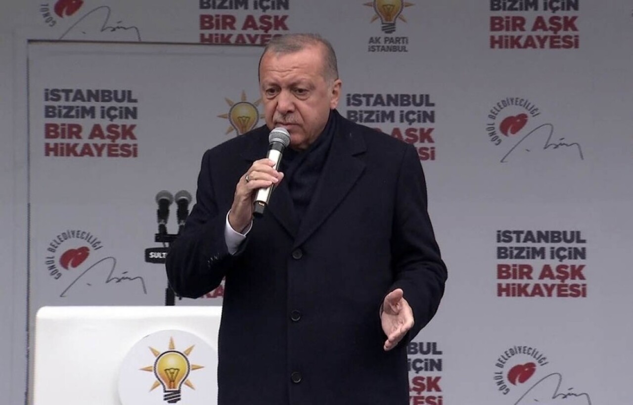 Cumhurbaşkanı Recep Tayyip Erdoğan "Fırat’ın doğusuna çeki düzen vermezlerse gereken dersi vereceğiz. Bütün hazırlıklar tamam" dedi.