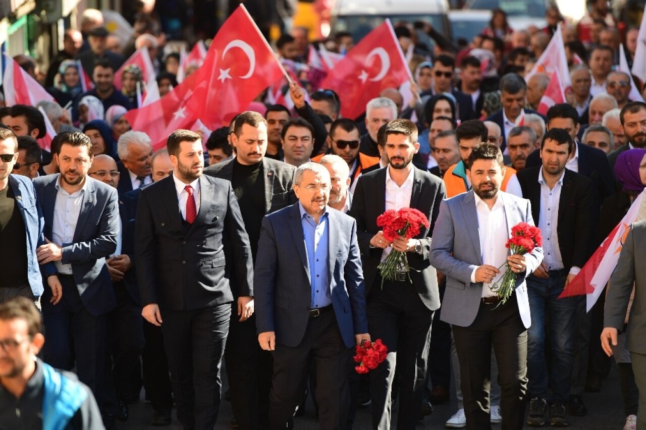 İsmail Erdem: “Ataşehir’de gönüller değişim için birleşti, gönüller yapmaya geliyoruz”