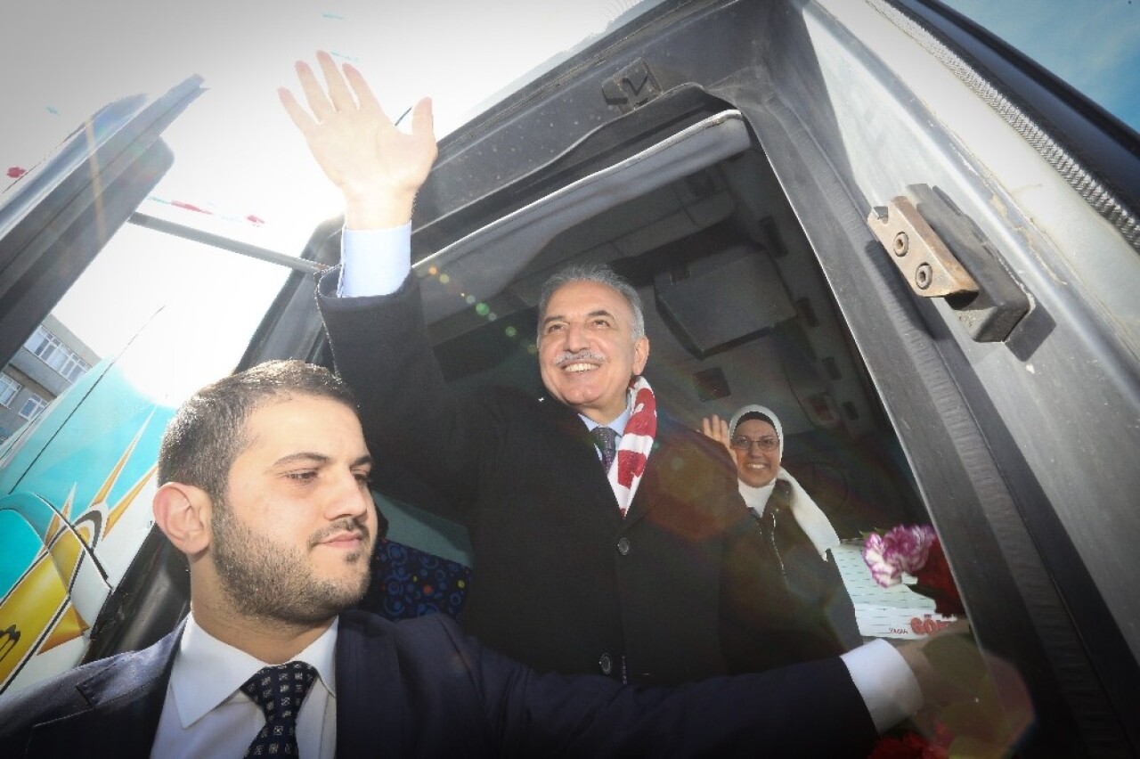 Yıldırım: “2B’den kazanılan mahalleleri, İstanbul’un en güzel mahalleleri yapacağız”