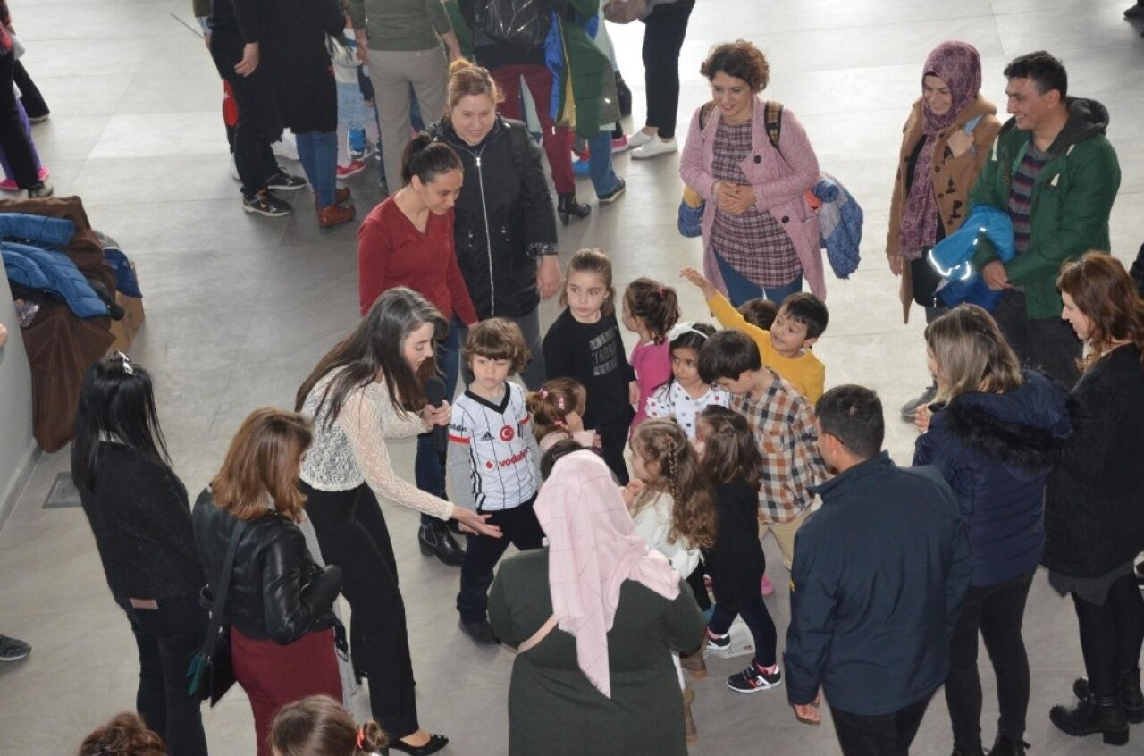 ‘Akademisyen Anne ile müzikli oyunlar