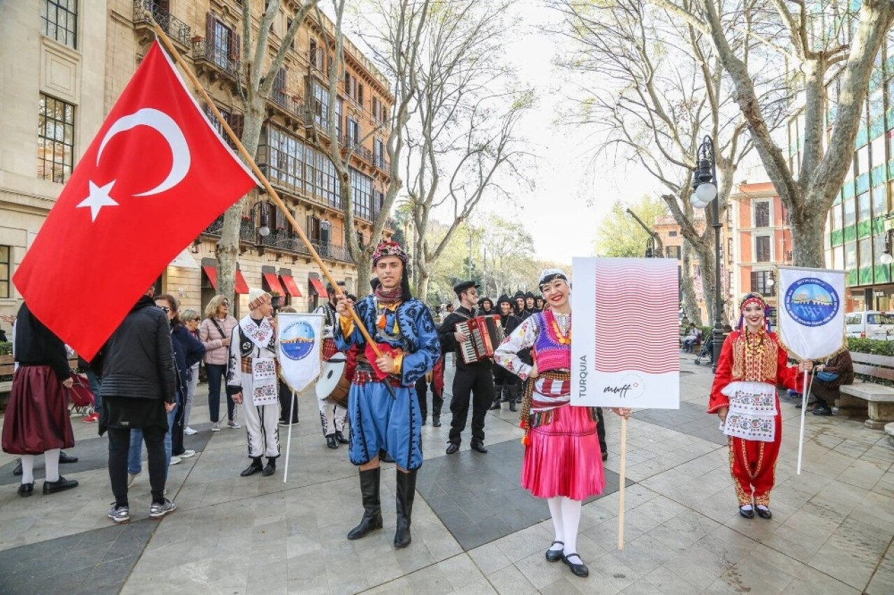 Altınköprü İspanya’da Türkiye’yi temsil ediyor