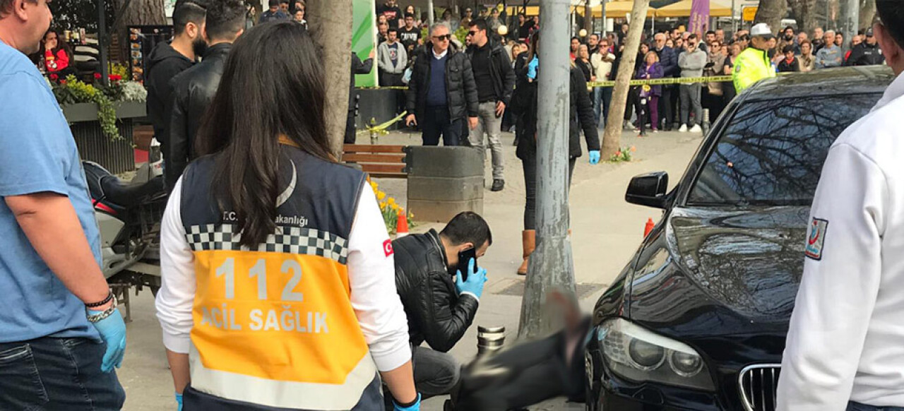 Kadıköy Bağdat Caddesi'nde bir kişi silahla vuruldu