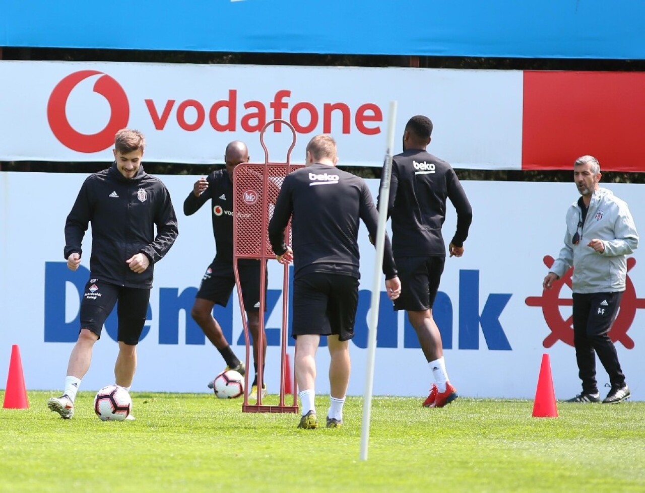 Beşiktaş kondisyon ve taktik çalıştı