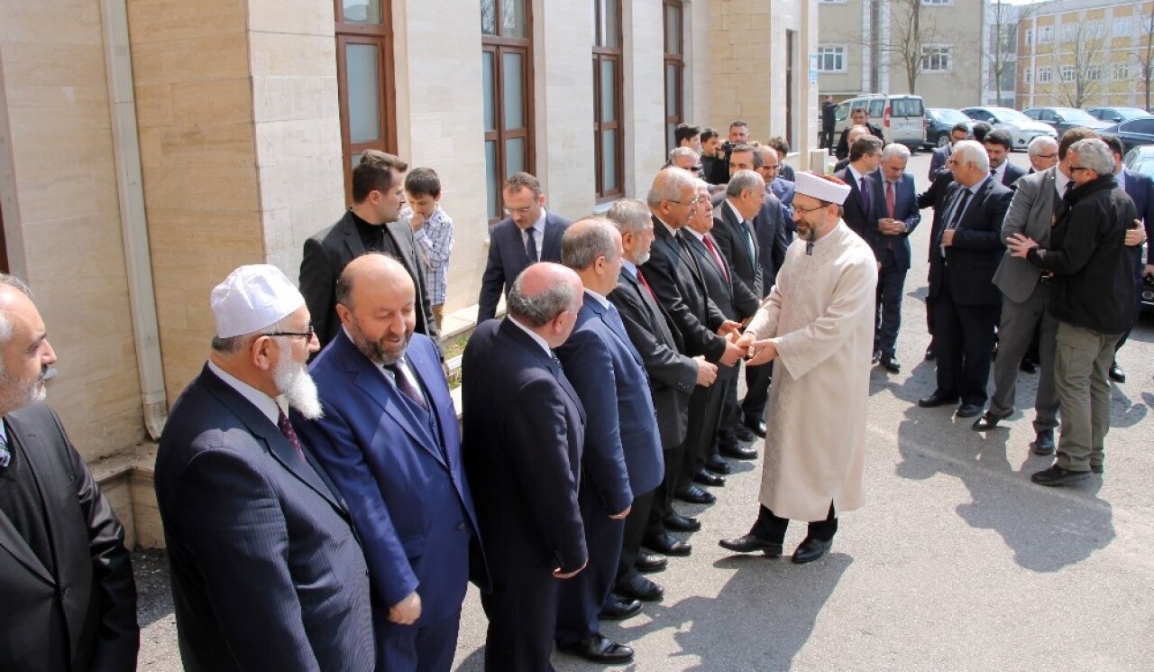 Diyanet İşleri Başkanı Prof. Dr. Ali Erbaş, hafızlardan hafız yetiştirmesini istedi