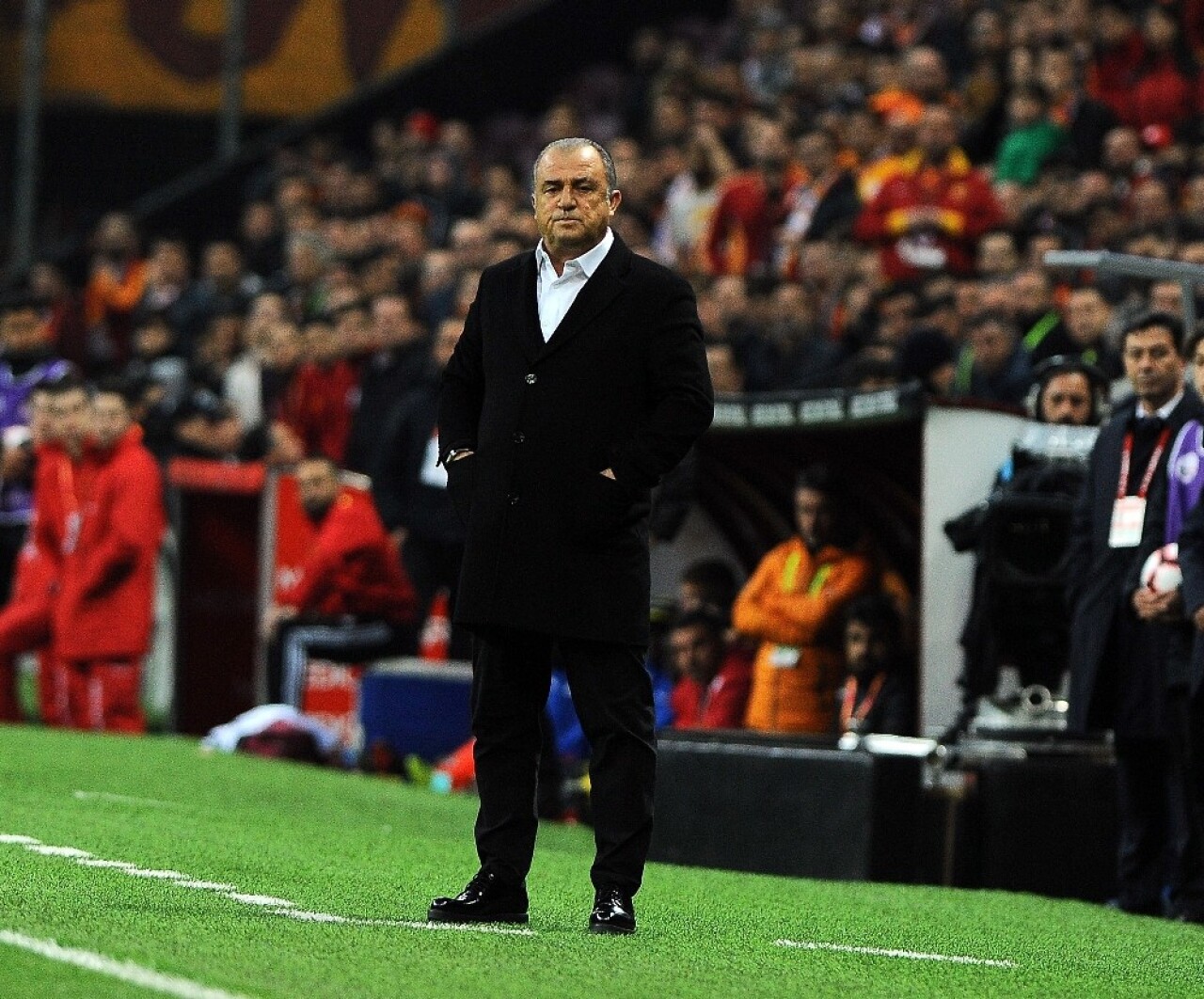 Fatih Terim: 4 -  Ersun Yanal: 1