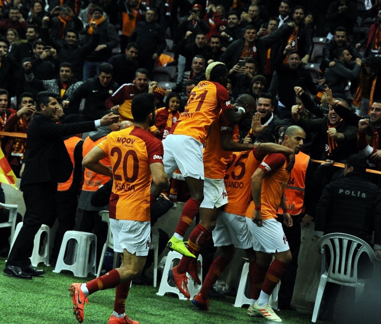 Galatasaray ligde 13 maçtır yenilmiyor