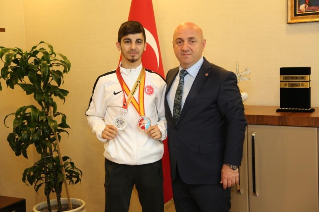 Genç Karateciden Başkan Bıyıka Olimpiyat Sözü