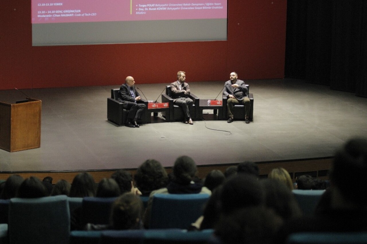 "Global Business Forum"a gençlerden büyük ilgi