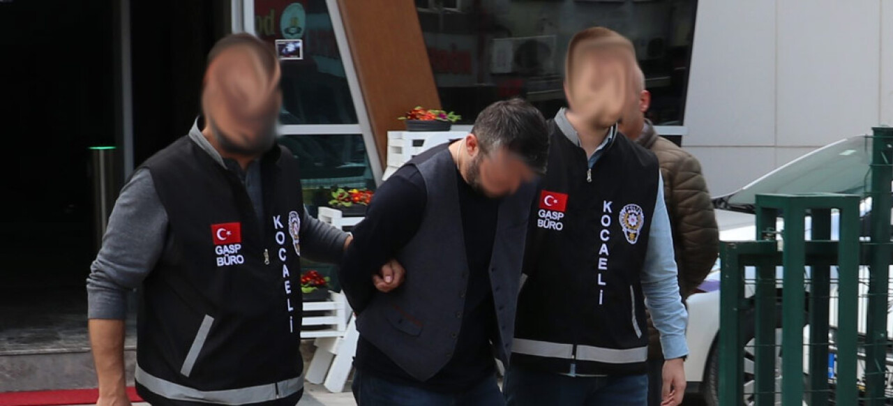 Birlikte olduğu kadınlara fotoğrafla şantaj yapan şahıs panayırda yakalandı