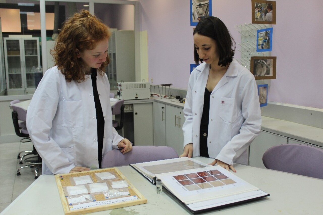 Lise öğrencilerinden kanser hücrelerini etkisiz hale getirecek proje