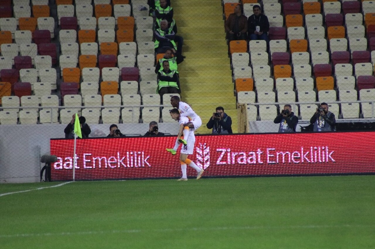 Martin Linnes, 100. maçında gol attı