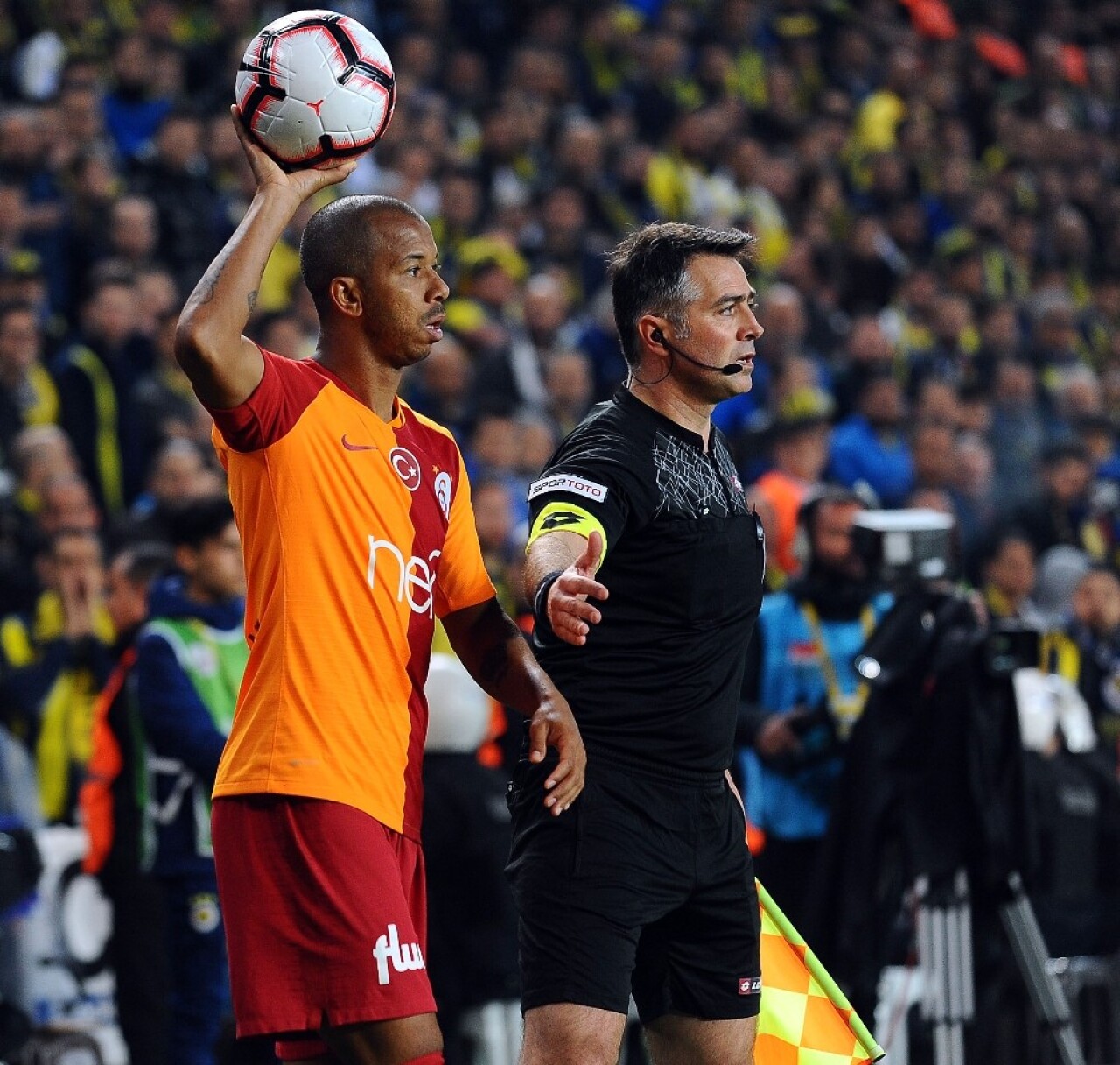 Spor Toto Süper Lig: Fenerbahçe: 0 - Galatasaray: 0 (İlk yarı)