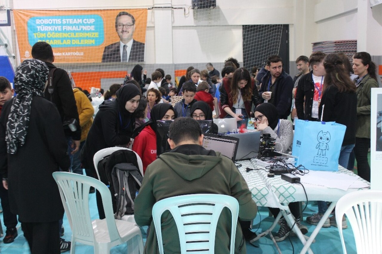 Türkiye’de ilk defa düzenlenen Robotis Steam Cup Turkey Başakşehir’de gerçekleşti
