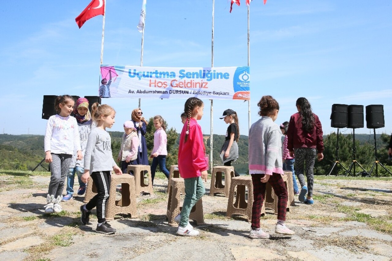 Yetim öğrenciler Sultangazi’deki Uçurtma Şenliği’nde buluştu