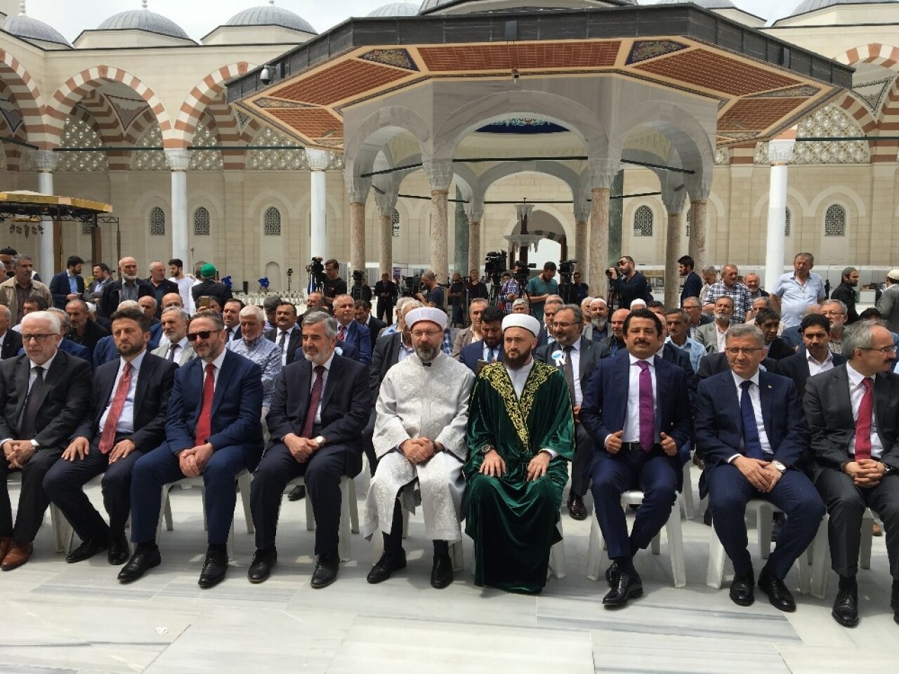 ’38. Türkiye Kitap ve Kültür Fuarı’ Çamlıca Camii’nde açıldı