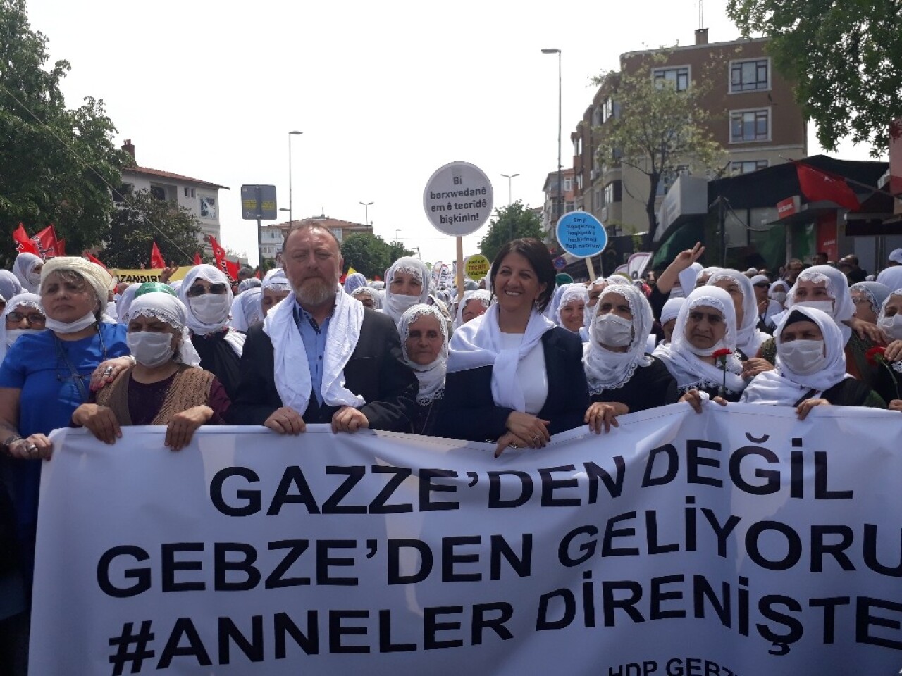 Bakırköy İncirli Caddesi’nde toplanan kortej miting alanına giriş yaptı