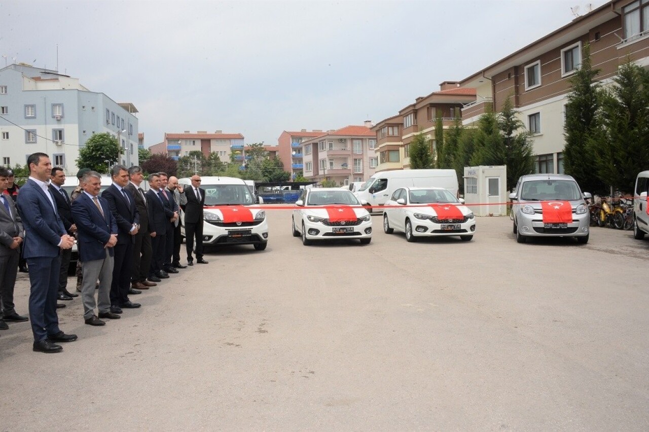 Balıkesir Polisi’ne 6 yeni hizmet aracı