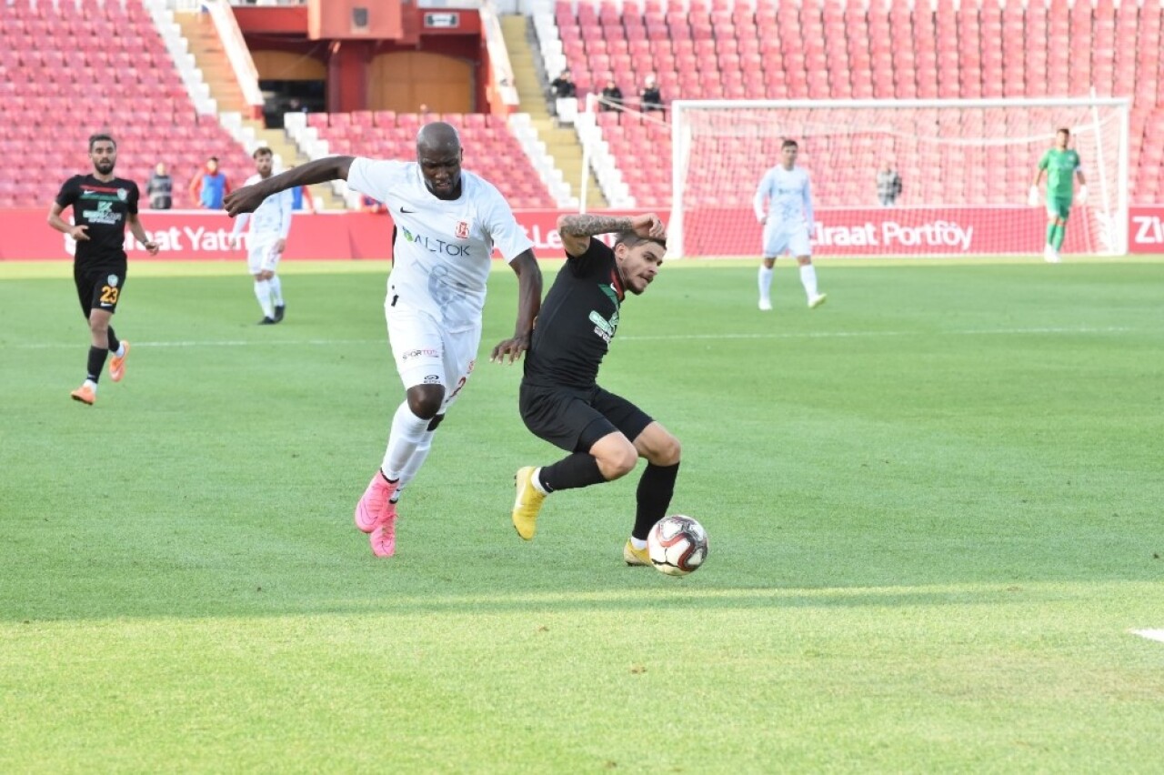 Balıkesirspor Baltok’ta Beleck ve Otoo, sözleşmesini feshetti